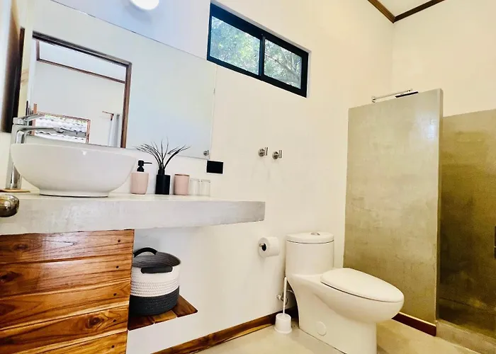 Calipso Ocean Lodge- Avellana *