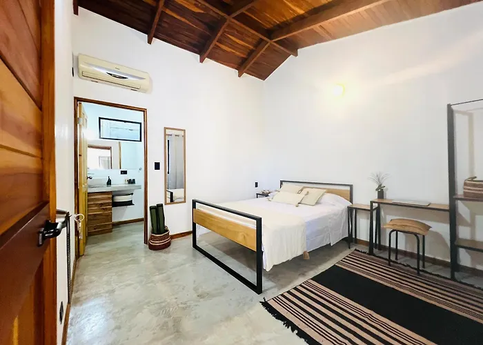 Calipso Ocean Lodge- Avellana Hotel